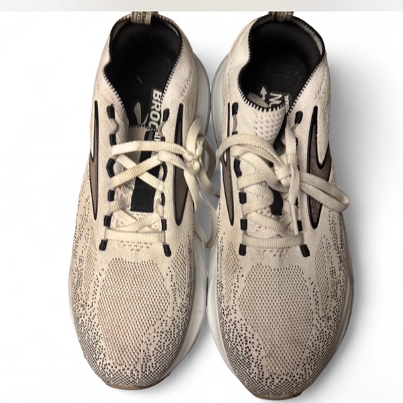 Brooks Women’s White and Black running Shoes Glycerin Neutral Size 8 - Picture 2 of 6